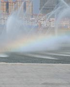 晉陽湖噴泉
　　晉陽湖公園是城市綜合型生態濱水公園，其景觀工程分為10大區域，有生態自然游覽區、僑鄉文化廣場區、古厝文化體驗區、濕地生態科普區、城市文化廣場區、生態島休閑區、山林沙地游玩區和水上活動區。 