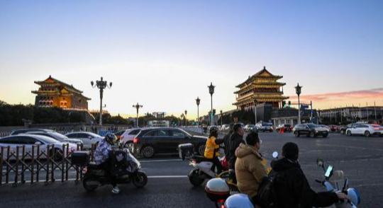 深秋北京：晴空透徹映長天