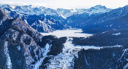 新疆阜康：天山天池冬景如畫